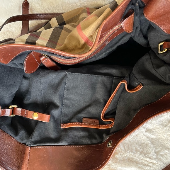 Burberry Canterbury Tote - Picture 14 of 17